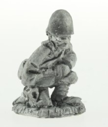 BIC-C175 - British Artilleryman kneeling