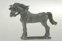 BIC-H008 - Heavy horse standing