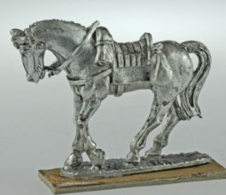 BIC-ECWH011 - Dragoon horse standing, (with attached saddles)