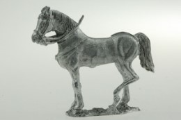 FLM-H012 - Standing horse with head up